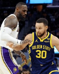 去美国看一场NBA比赛要花多少钱？说出来你可能不信|菲尼克斯太阳队|NBA常规赛|洛杉矶湖人队|纽约尼克斯队|金州勇士队_新浪体育_新浪新闻